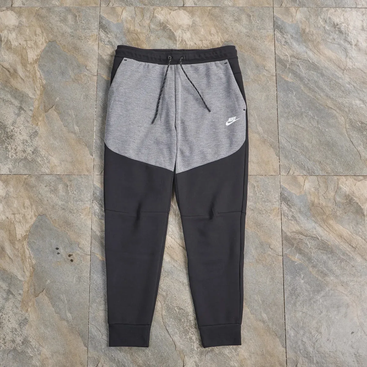 Nike Tech Fleece Svarta & Gråa byxor