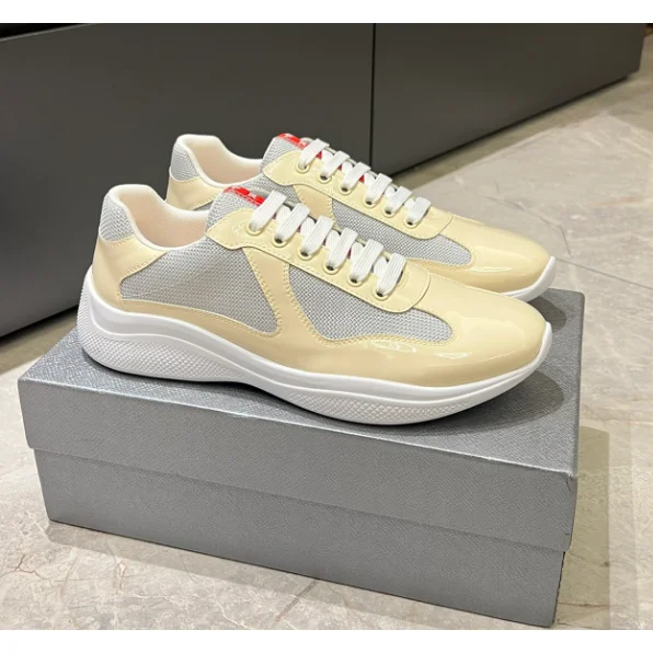 Prada Prada Re-Edition Beige/Grey Sneakers Beige