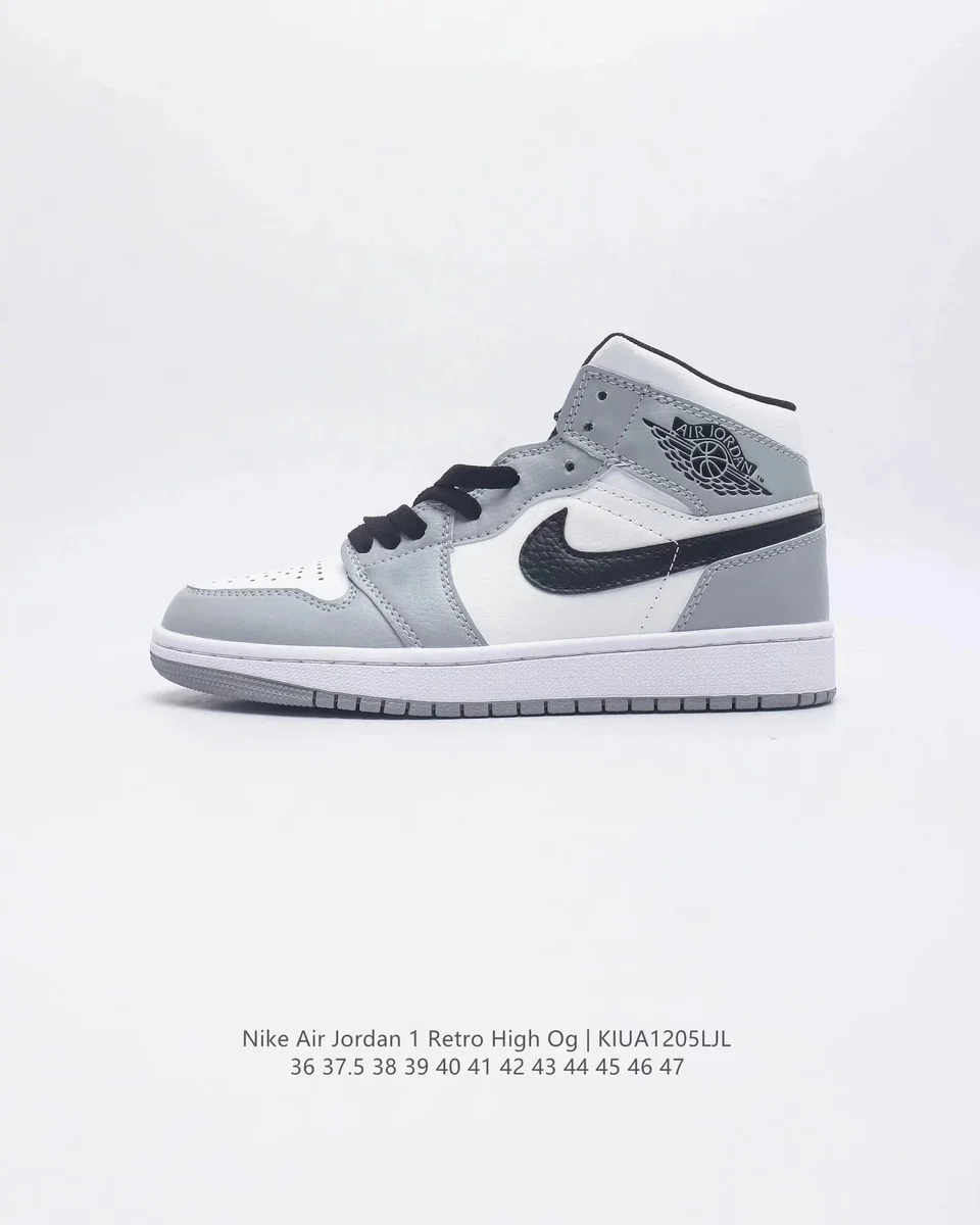 Nike Nike Air Jordan 1 Retro High OG 'Light Smoke Grey' Sneakers Grey - 1