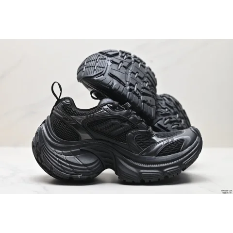 Balenciaga Balenciaga Triple S Black Sneakers Black - 1