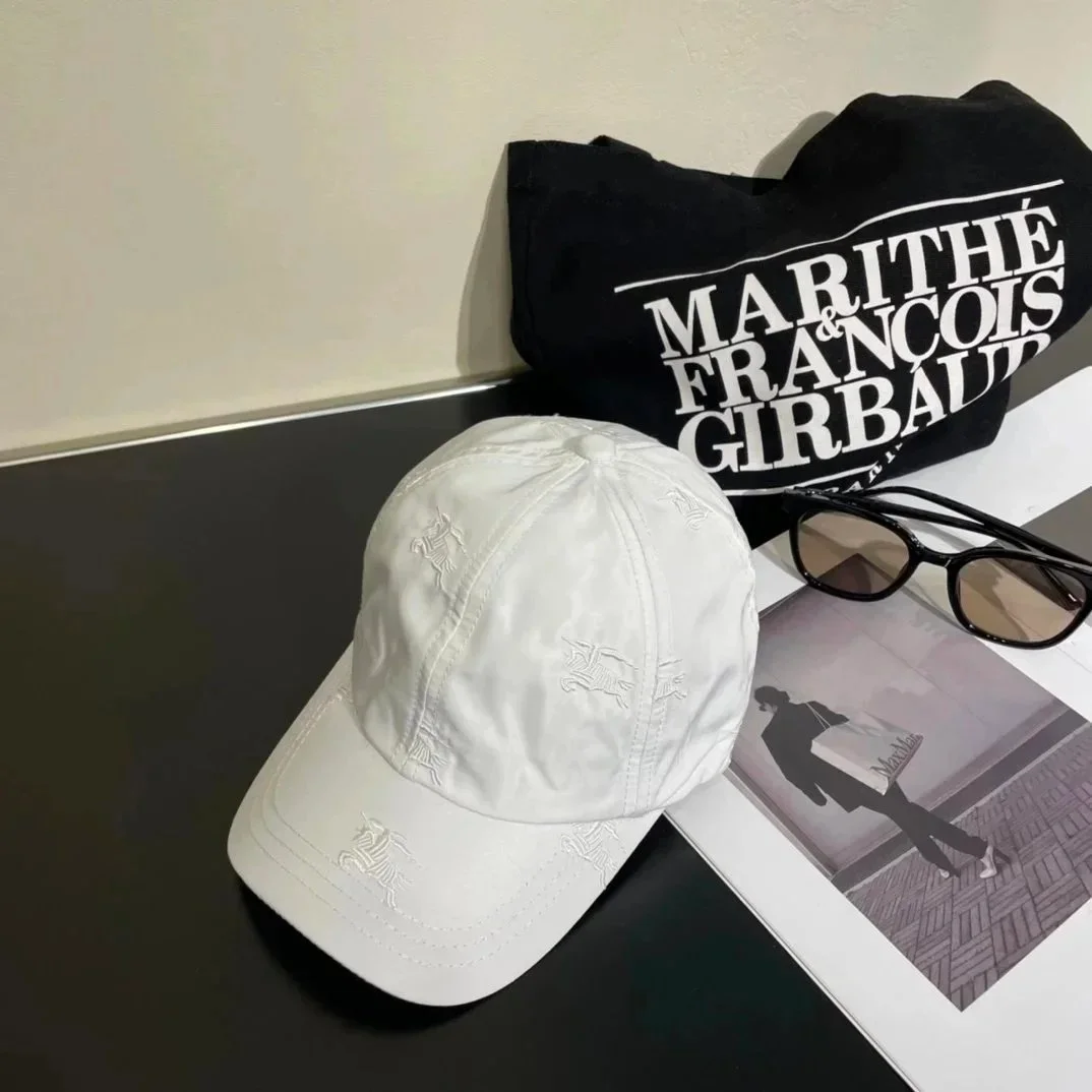 Burberry Burberry Knight White Embroidered Baseball Cap White