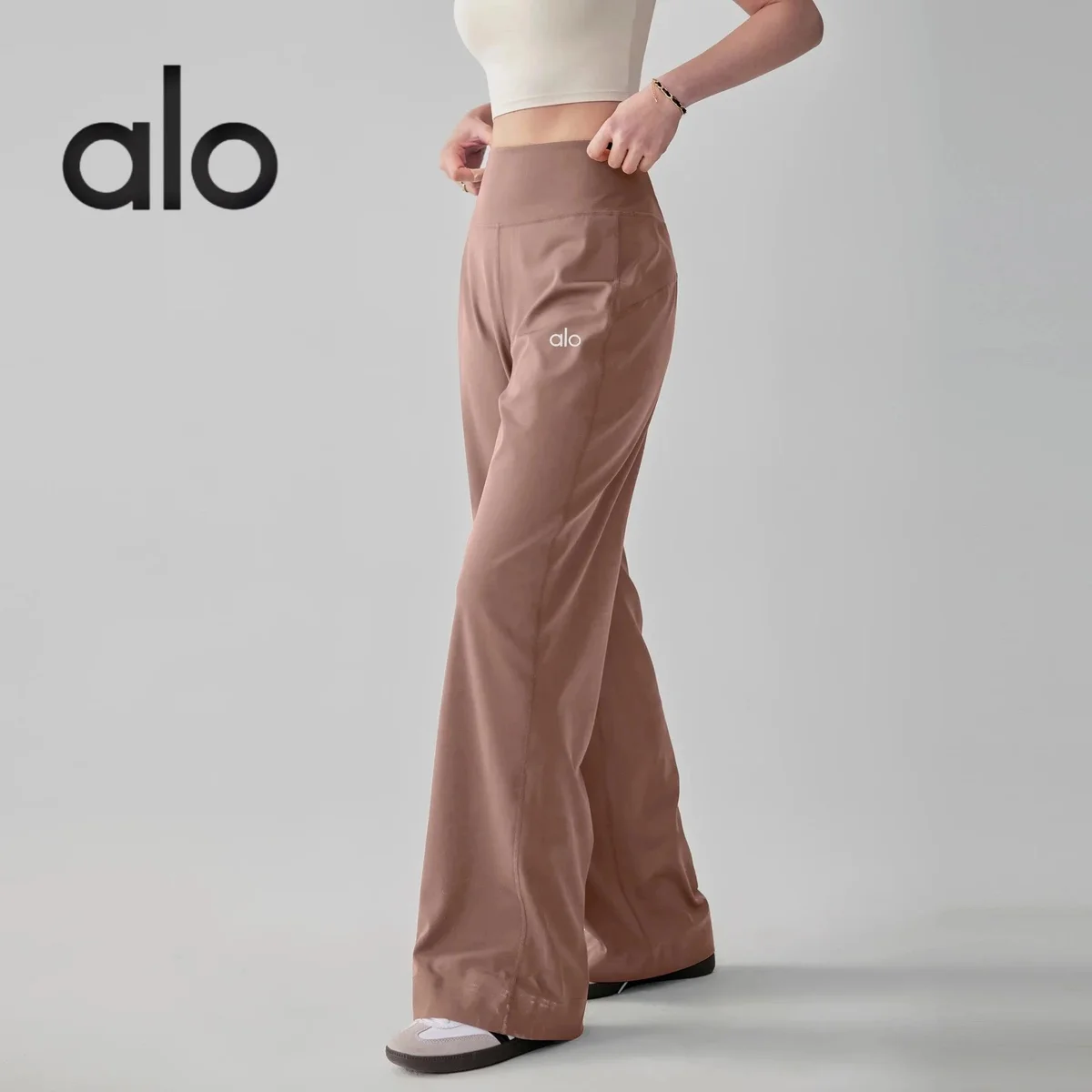 Alo Yoga Alo Yoga Pants Cocoa Brown Bottoms Brown - 1