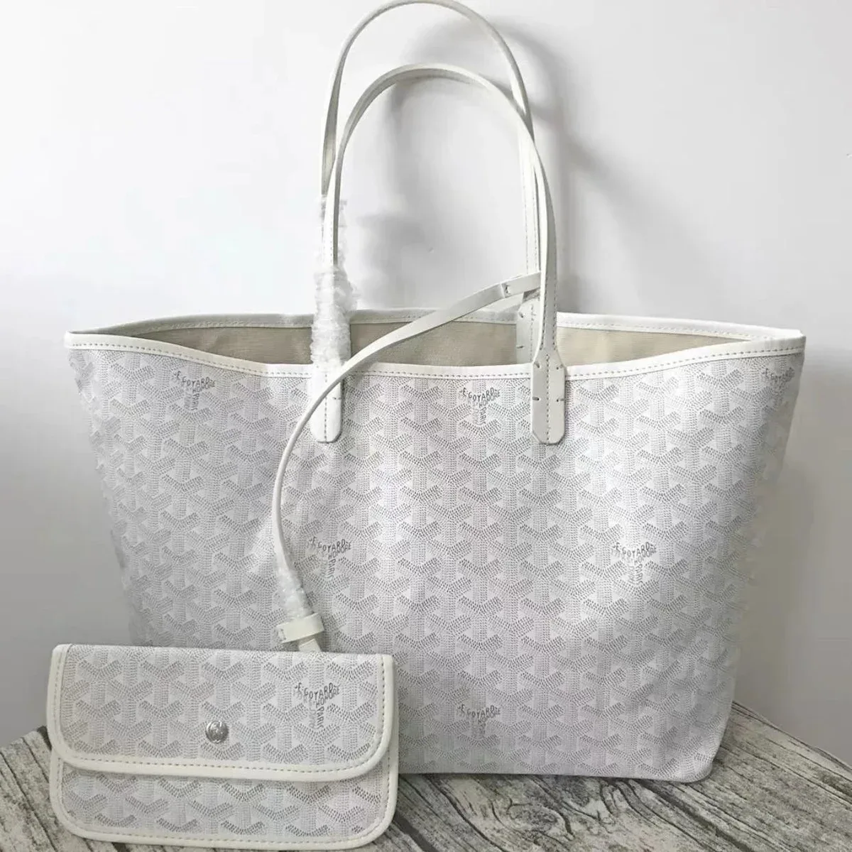 Goyard Goyard Saint Louis Monogram White Tote White - 1