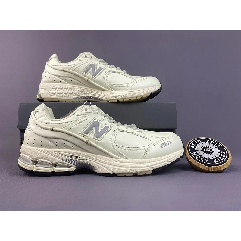 New Balance New Balance 2002R Sail/White Sneakers White - 1