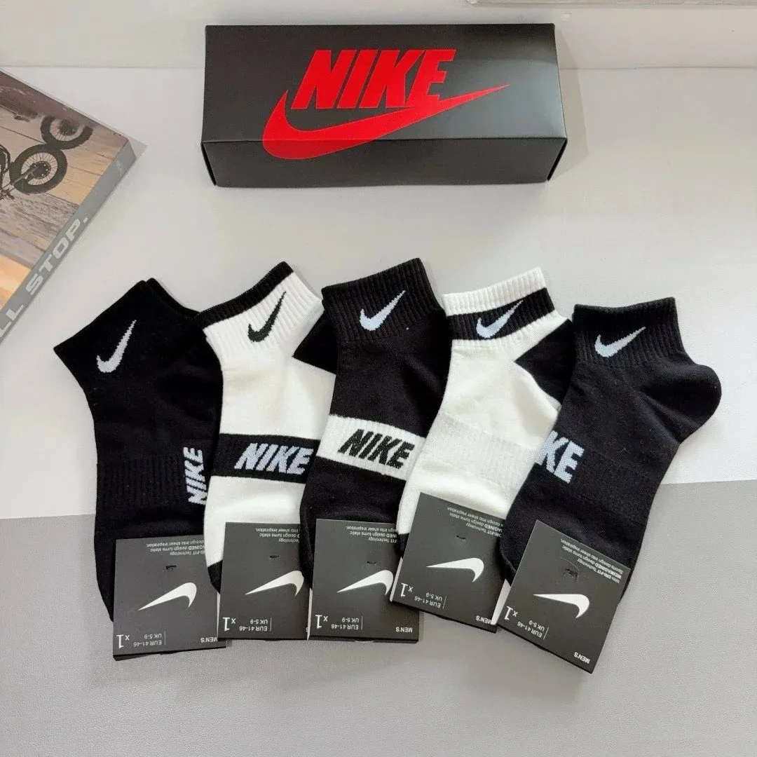 Nike Nike 28 Black/White Mid-Calf Socks Black