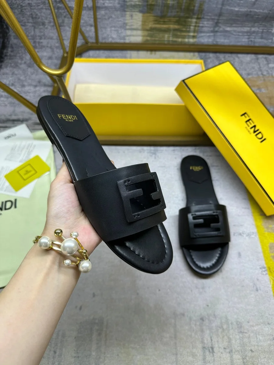 Fendi Fendi Iconic FF Logo Black Sandals Black