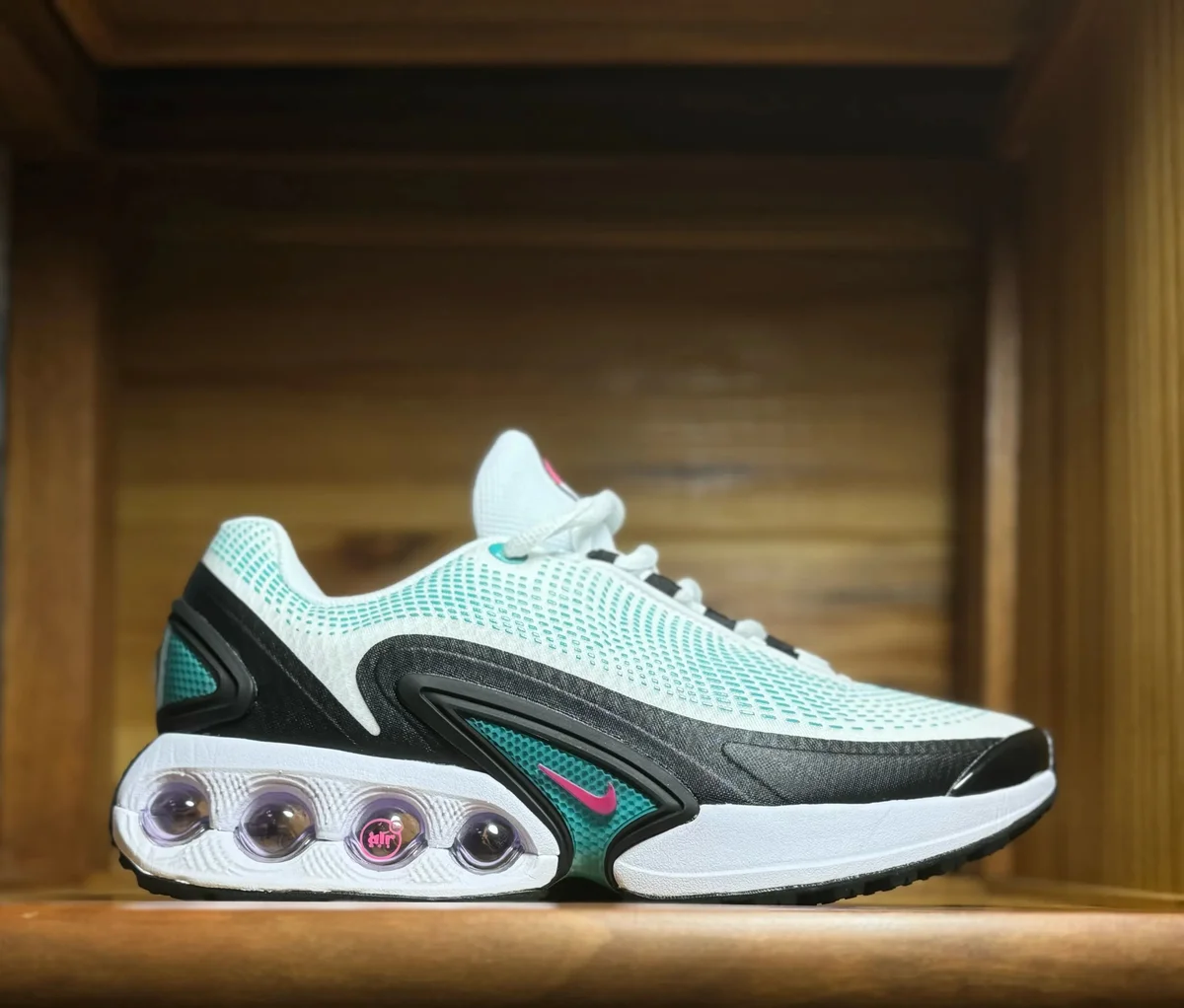 Nike Nike Air Max 270 White/Turquoise/Black Sneakers White - 1