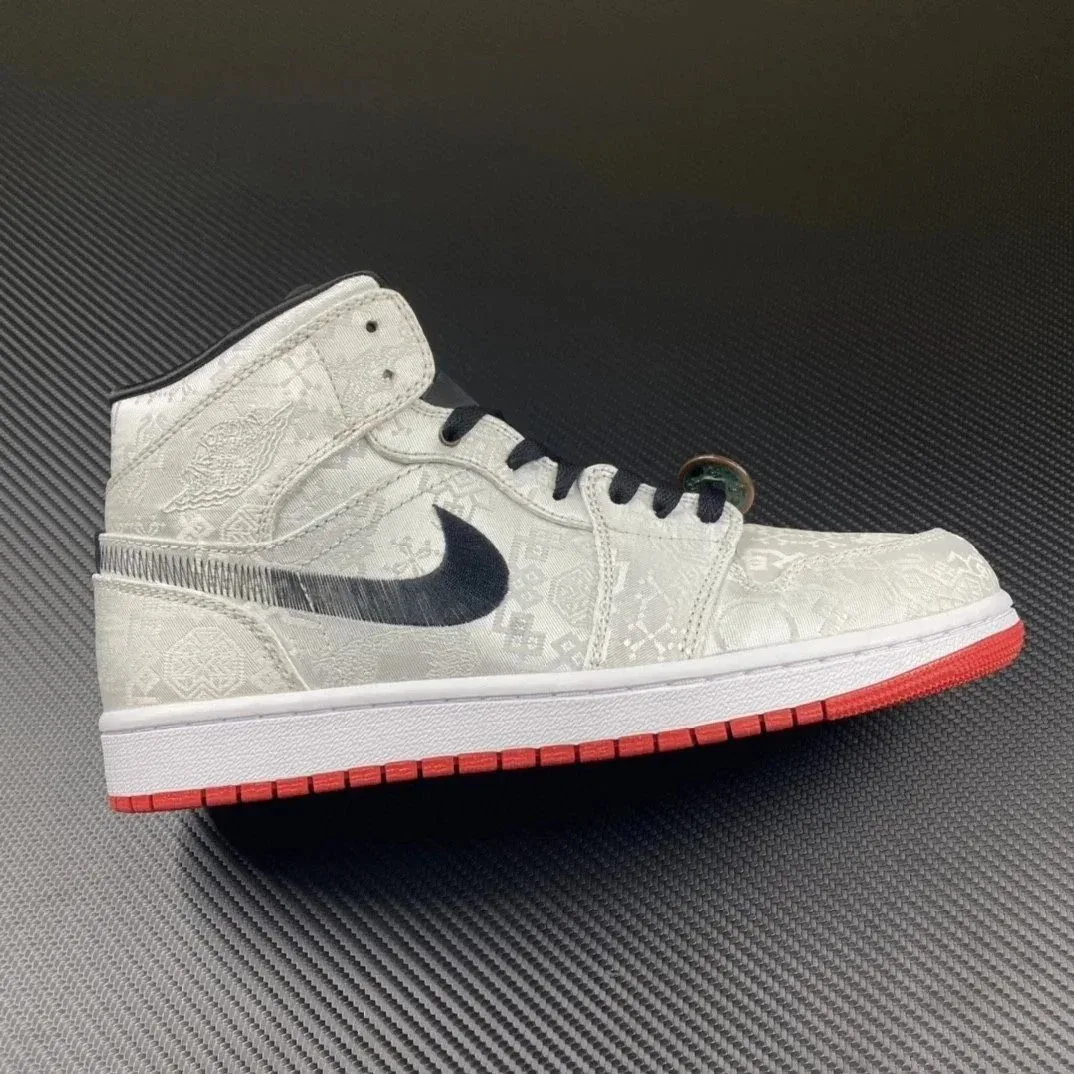 Nike Nike Air Jordan 1 Mid White Silk莞产 AJ1 MID 白丝绸 Sneakers White - 1