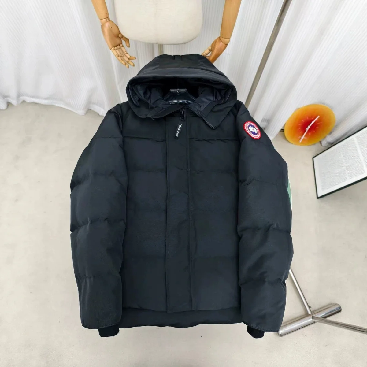 Canada Goose Canada Goose Chilliwack Black Parka with Red Label Black - 1