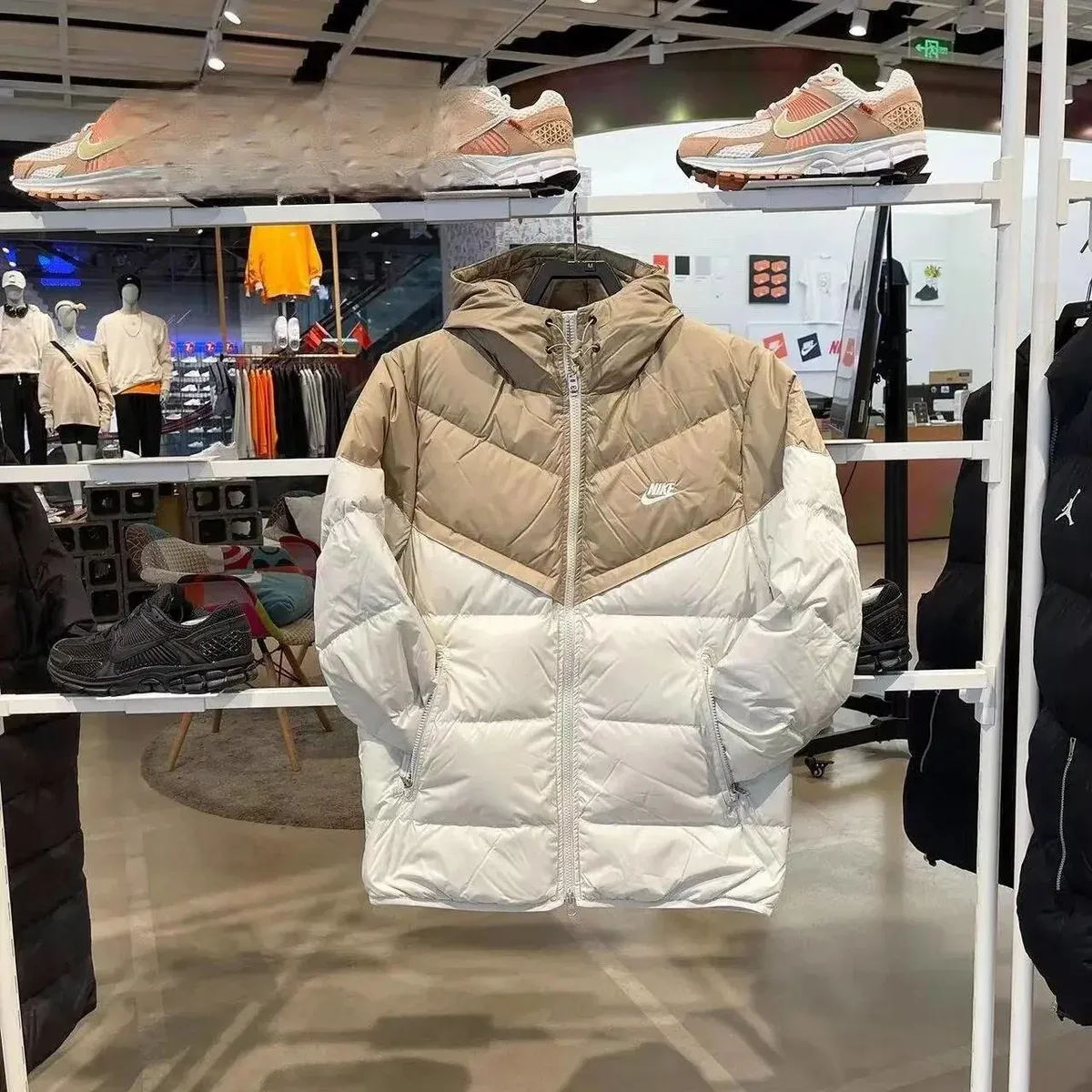 Nike Nike Sportswear Beige/White Puffer Jacket Beige