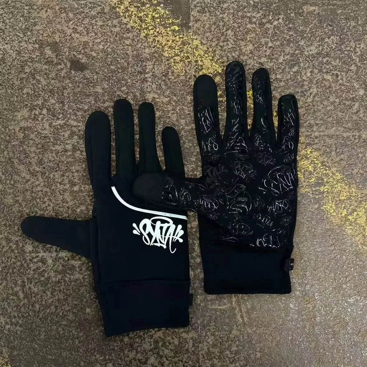 Black Graffiti Print Gloves DD01 product photo