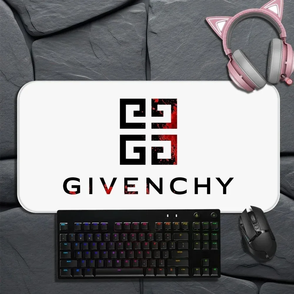 Givenchy Givenchy 4G Monogram White/Black/Red Mouse Pad White
