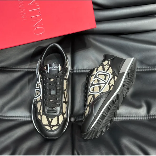 Valentino Valentino VLTN Black/Beige Sneakers Black