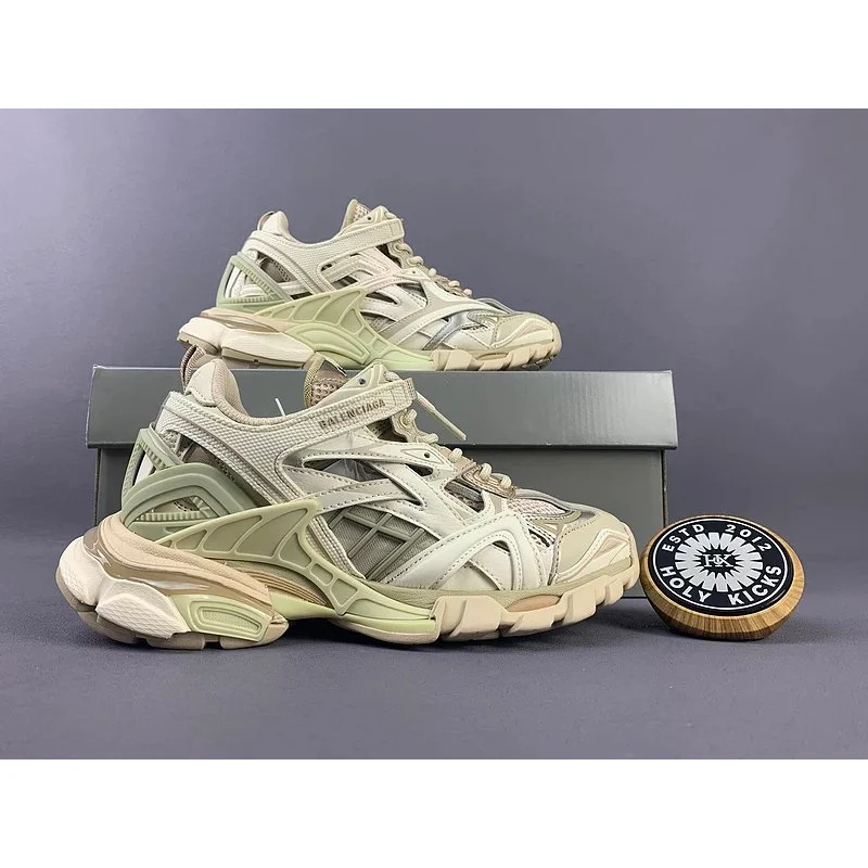Balenciaga Balenciaga Track.3.0 Triple White Sneakers White - 1