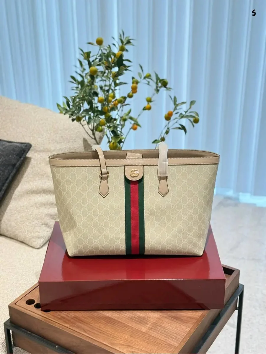 Gucci Gucci GG Supreme White Tote Bag White