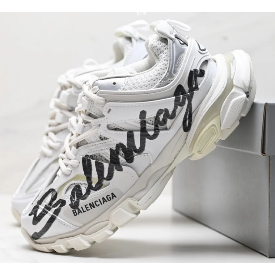 Balenciaga Balenciaga Triple S White/Black Sneakers White
