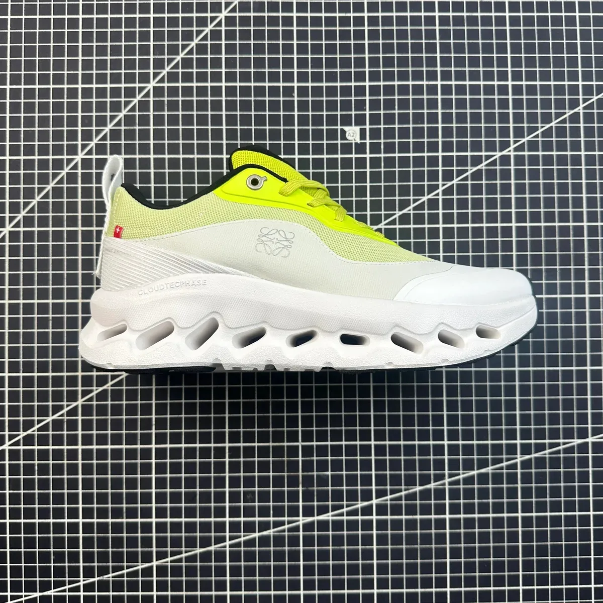 On Running On Running Cloud CloudTecPhase White/Neon Yellow Sneakers White - 1