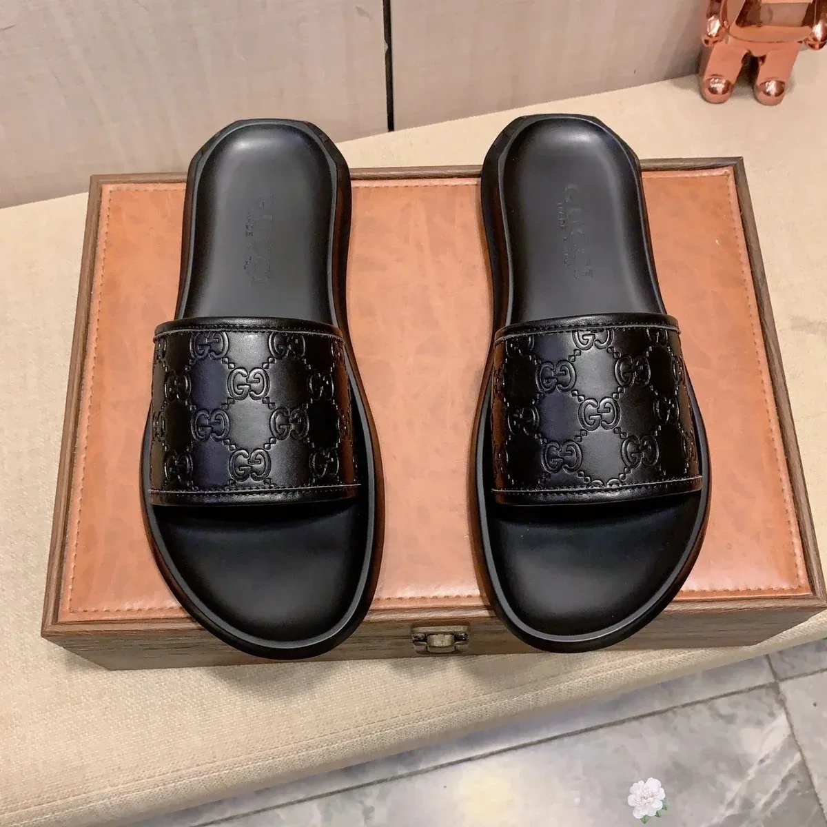 Gucci Gucci GG Supreme Black Slippers Black