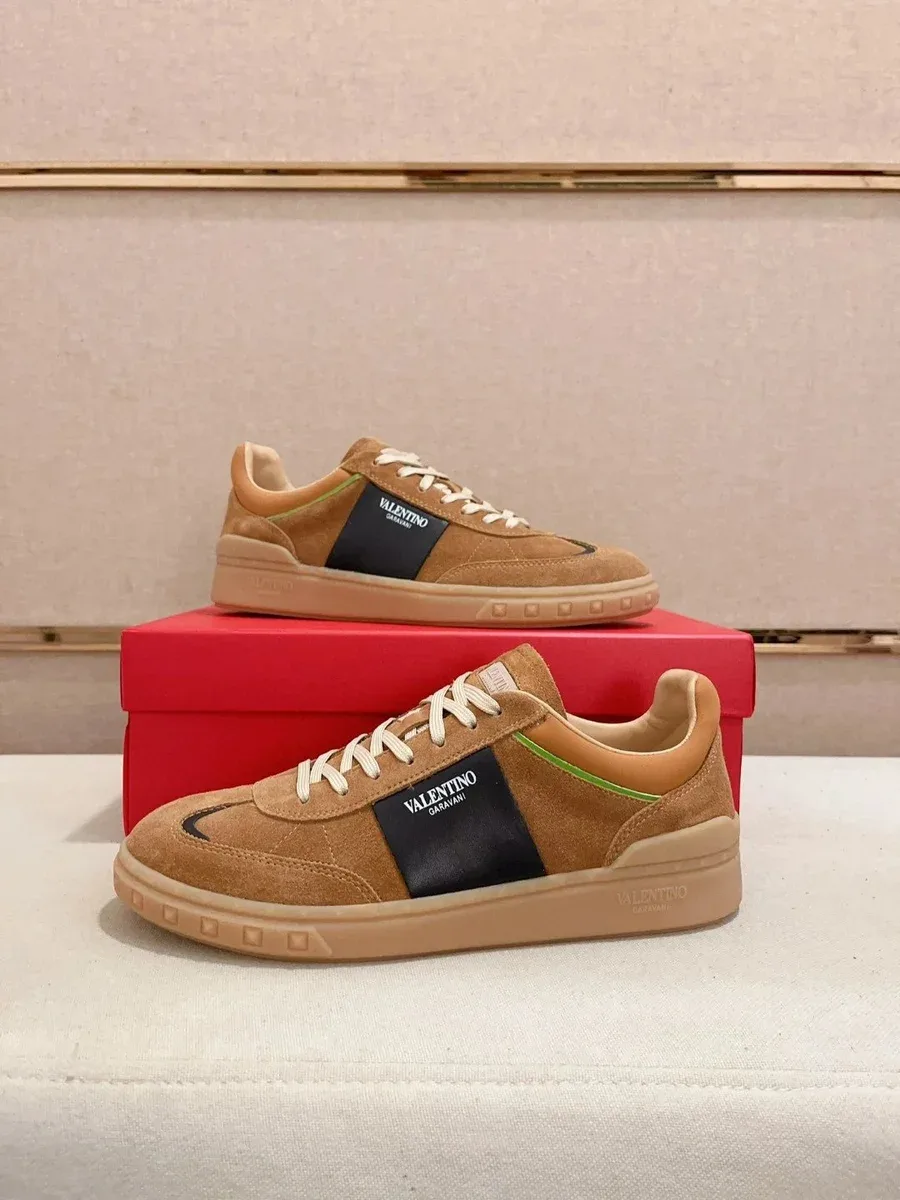 Valentino Valentino Garayani Tan & Black Sneakers Brown - 1