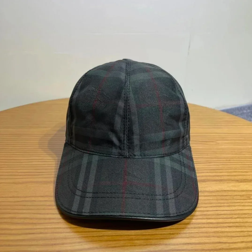 Burberry Burberry Classic Check Black/Red Plaid Cap Black