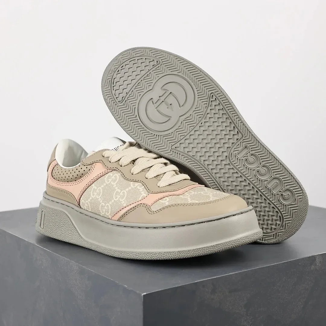 Gucci Gucci Runners GG Monogram Beige & Pink Sneakers Beige
