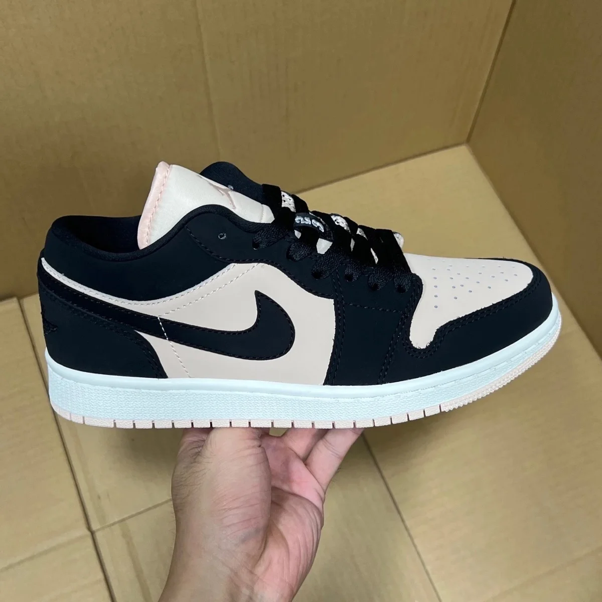 Jordan Jordan Air Jordan 1 Low Black/Beige Sneakers Black