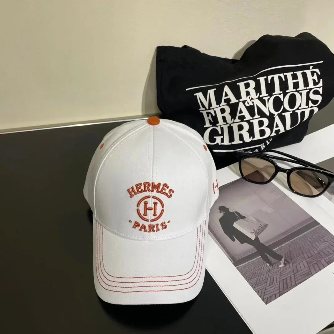 Hermès Hermès White/Brown Logo Cap White