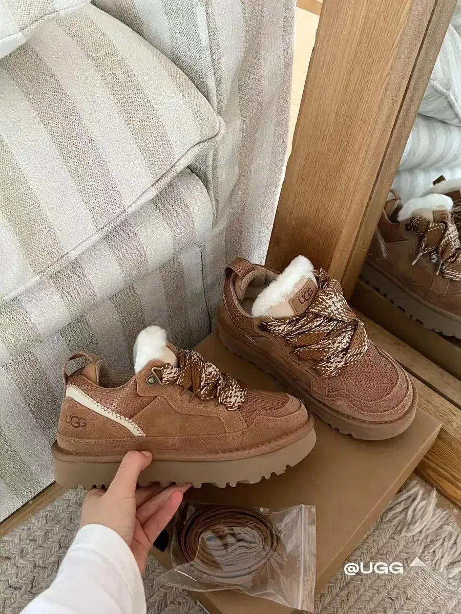 UGG UGG Classic Short Chestnut Sneakers Brown
