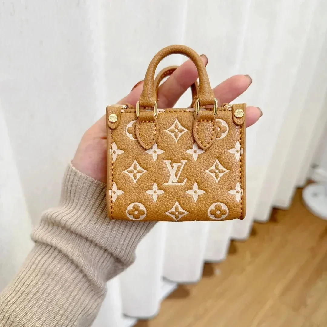 Louis Vuitton Minitorba z monogramem