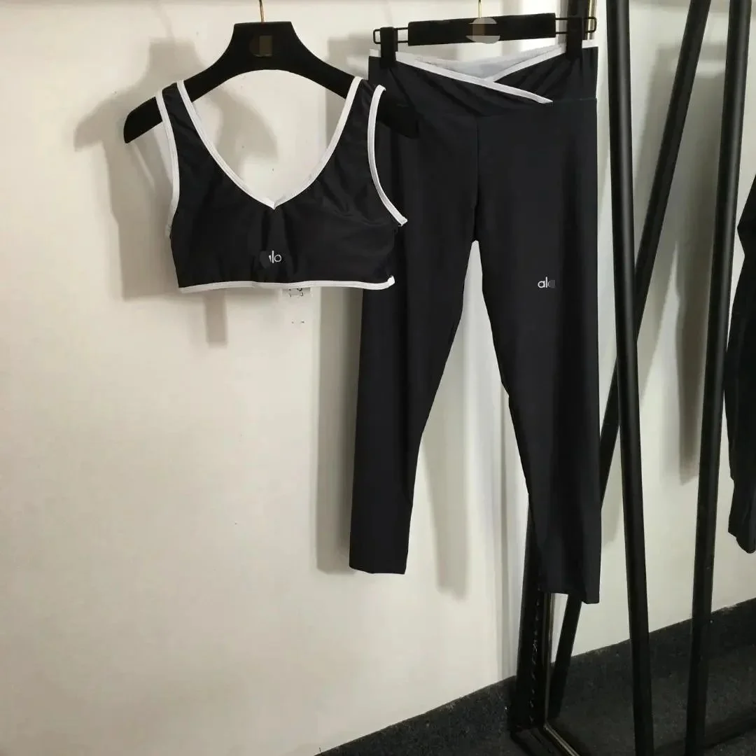 Alo Yoga Alo Yoga Black & White Crop Set Black - 1