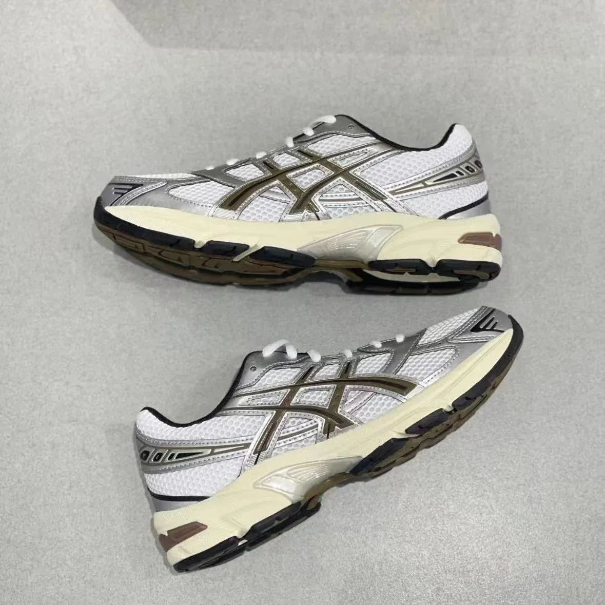 ASICS Asics Gel-Nimbus 10 Silver Brown Sneakers Silver - 1