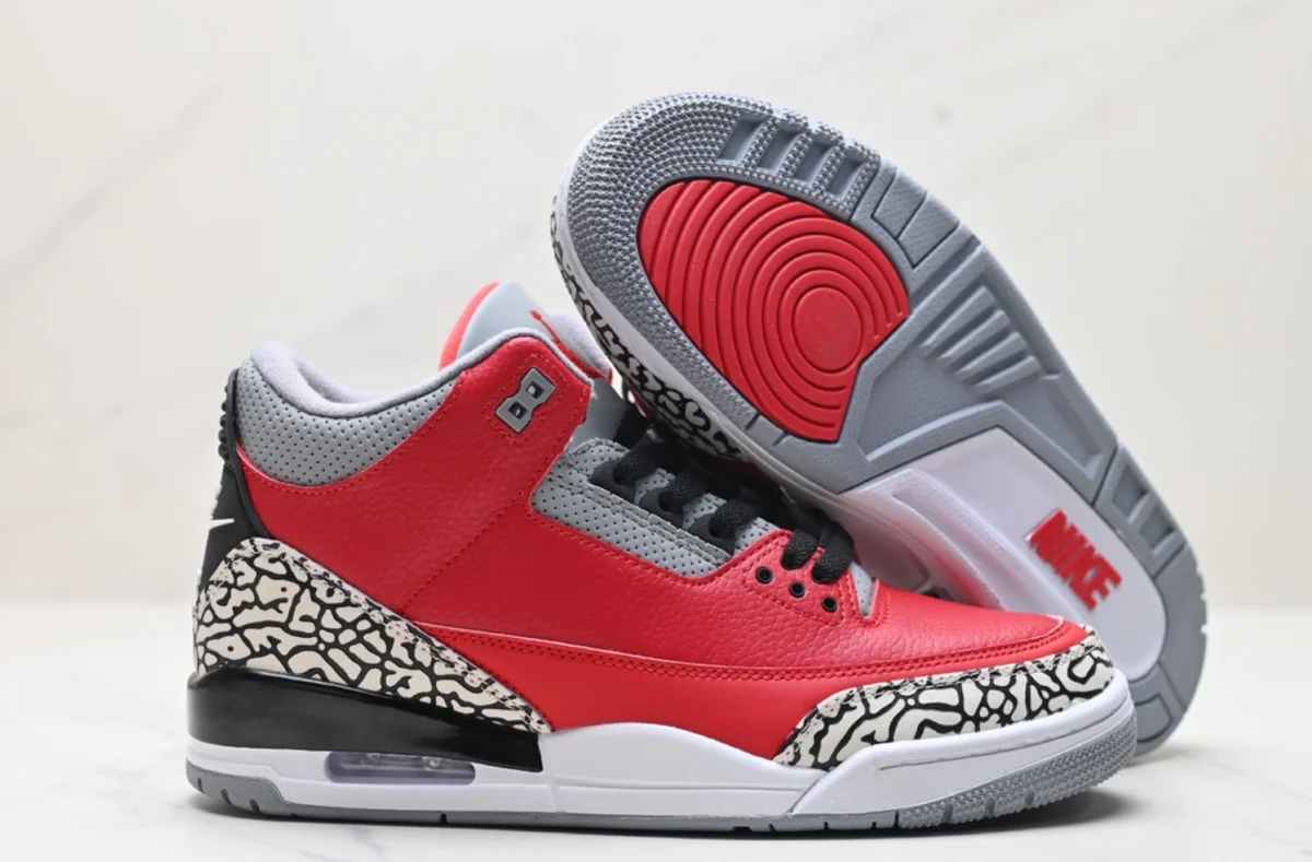Nike Nike Air Jordan 3 'Fire Red' Sneakers Red - 1