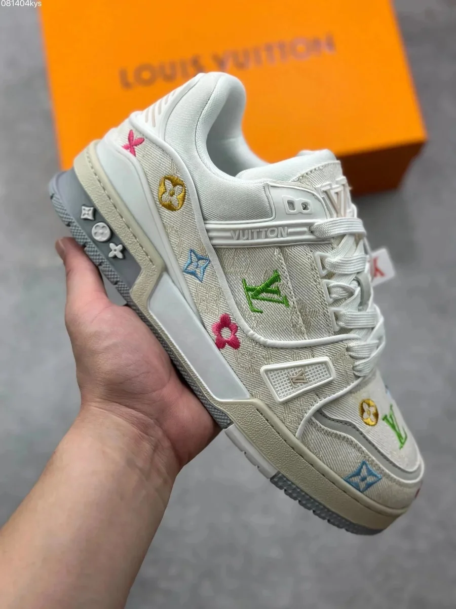 Louis Vuitton Louis Vuitton LV Trainer TX-26 Multicolor Monogram Beige Sneakers Beige