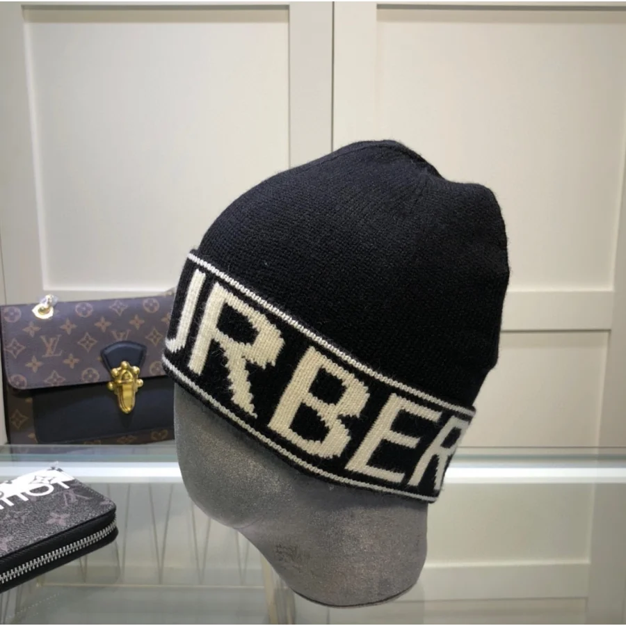 Burberry Burberry Black Logo Beanie Hat Black - 1