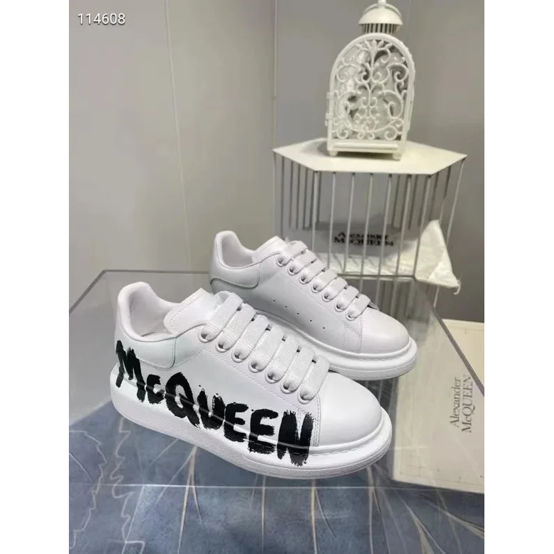 Alexander McQueen Alexander McQueen McQueen White Black Logo Sneakers White - 1
