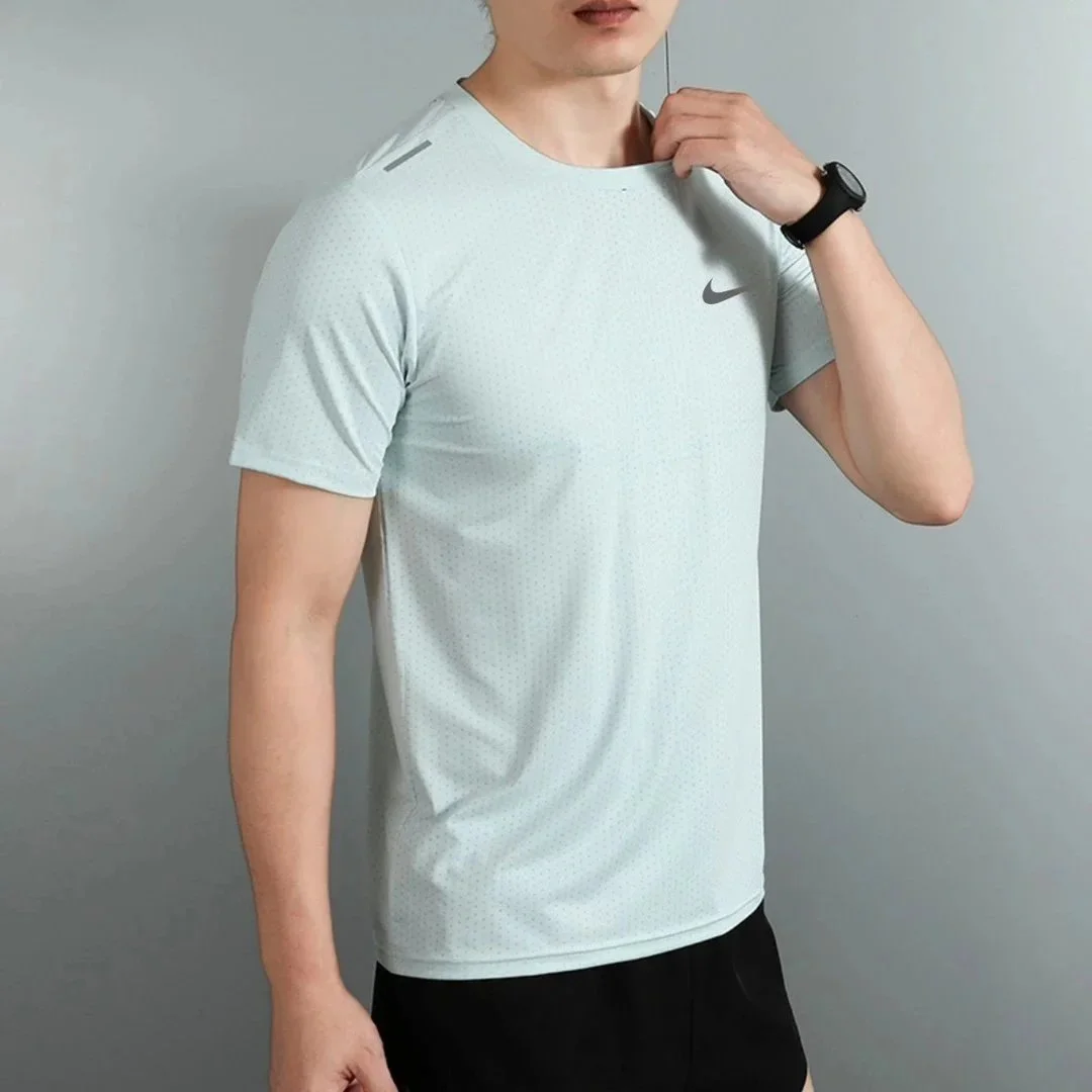 Nike Nike Light Green T-Shirt Men's Sporty Casual Top Green - 1