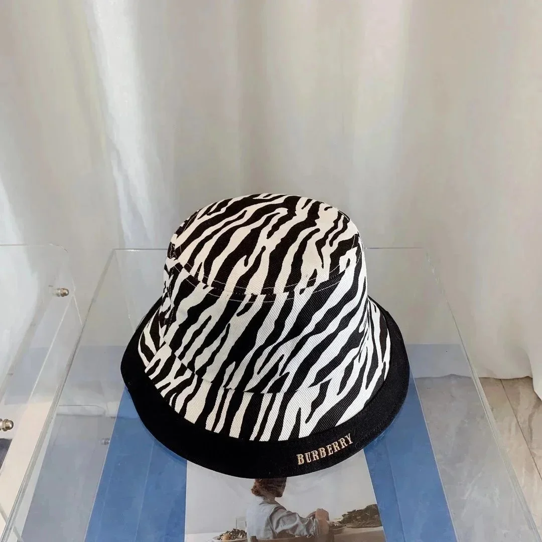 Burberry Burberry Zebra Print Bucket Hat Multicolor - 1