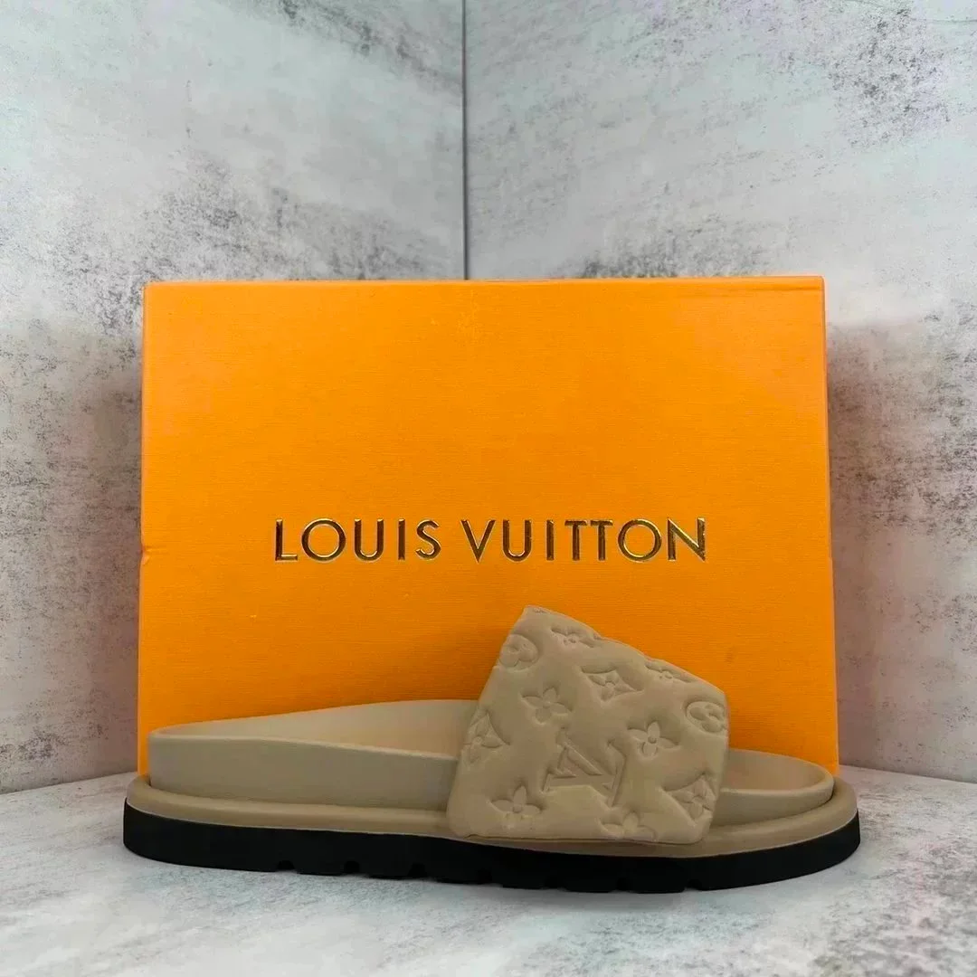 Louis Vuitton Louis Vuitton Monogram Slide Beige/Black Sandal Beige