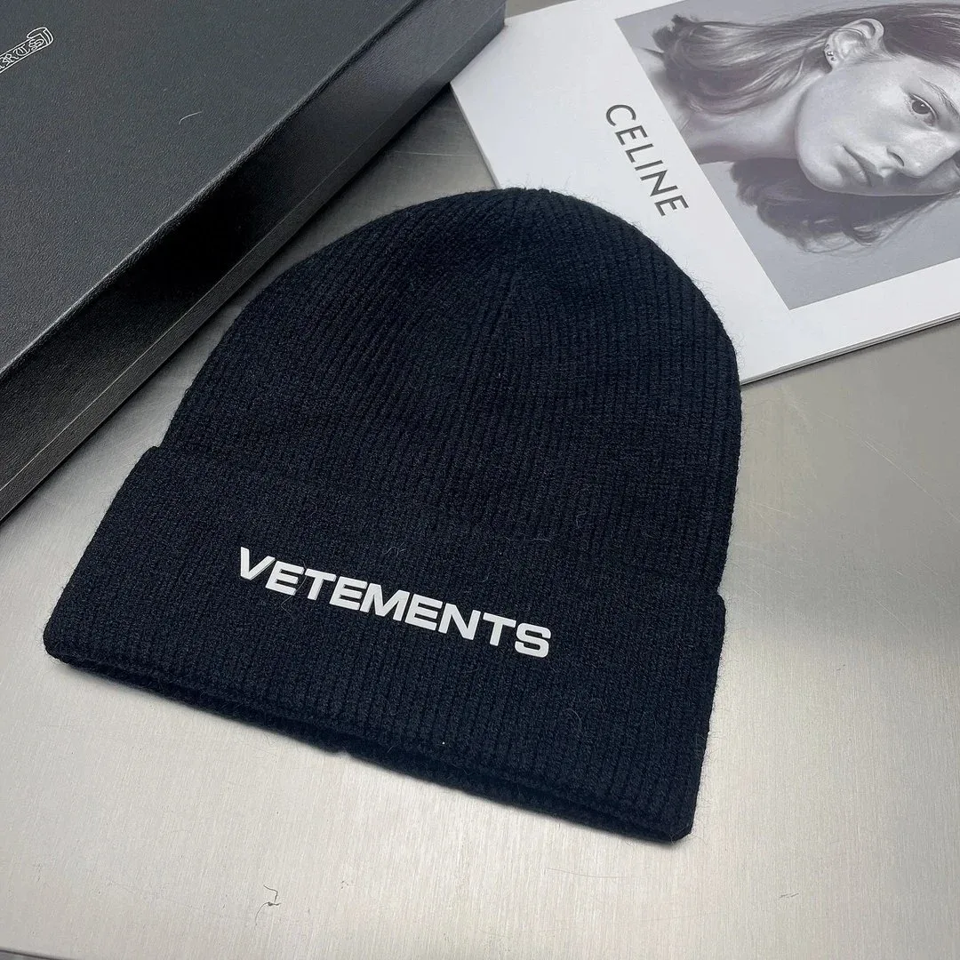 Vetements Vetements Black White Text Beanie Black - 1