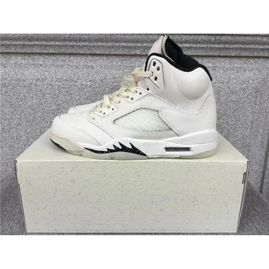 Nike Nike Air Jordan 5 FN7405-100 Sail/Black Sneakers White - 1
