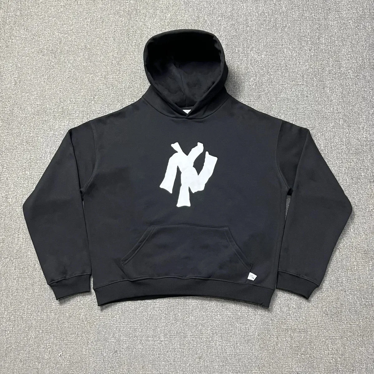 New York Yankees New York Yankees NY Logo Black Hoodie Black - 1