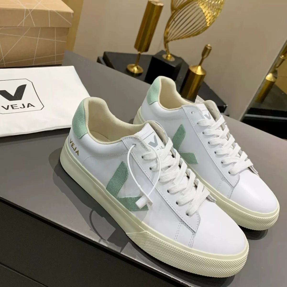 Veja Veja V-10 White/Mint Green Sneakers White - 1