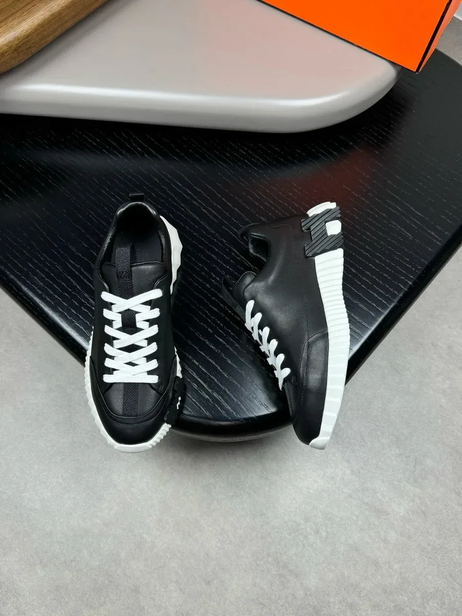 Hermès Hermès Runner Black & White Sneakers Black
