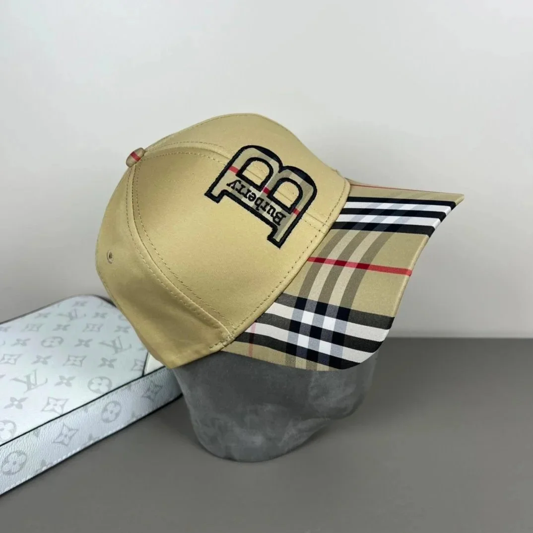 Burberry Burberry Classic Check Cap Beige Headwear Beige - 1