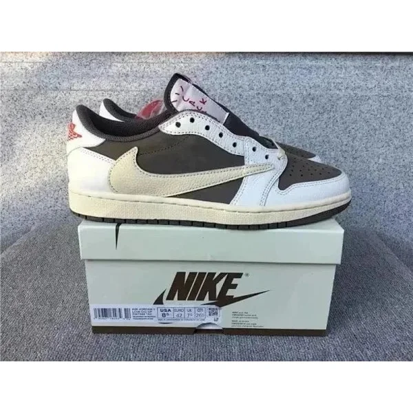 Nike Nike Air Jordan 1 Low Dark Olive Sail Sneakers Brown