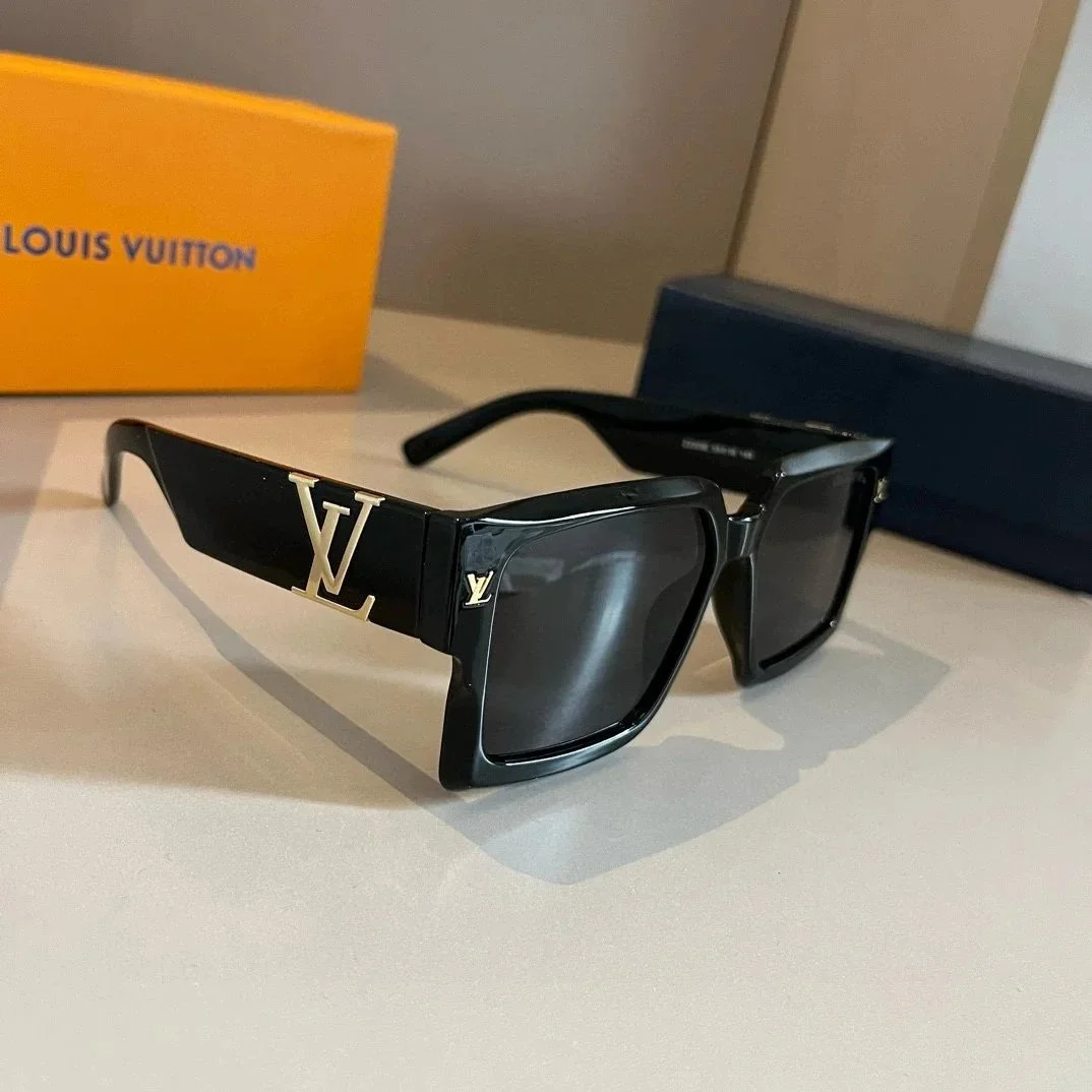 Louis Vuitton Louis Vuitton Black Square Sunglasses Black