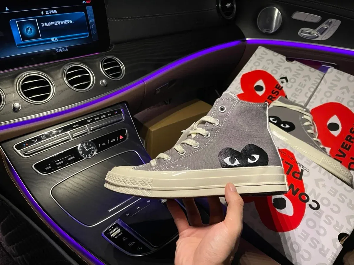Comme des Garçons Comme des Garçons Play Chuck Taylor Grey High Sneakers Grey - 1