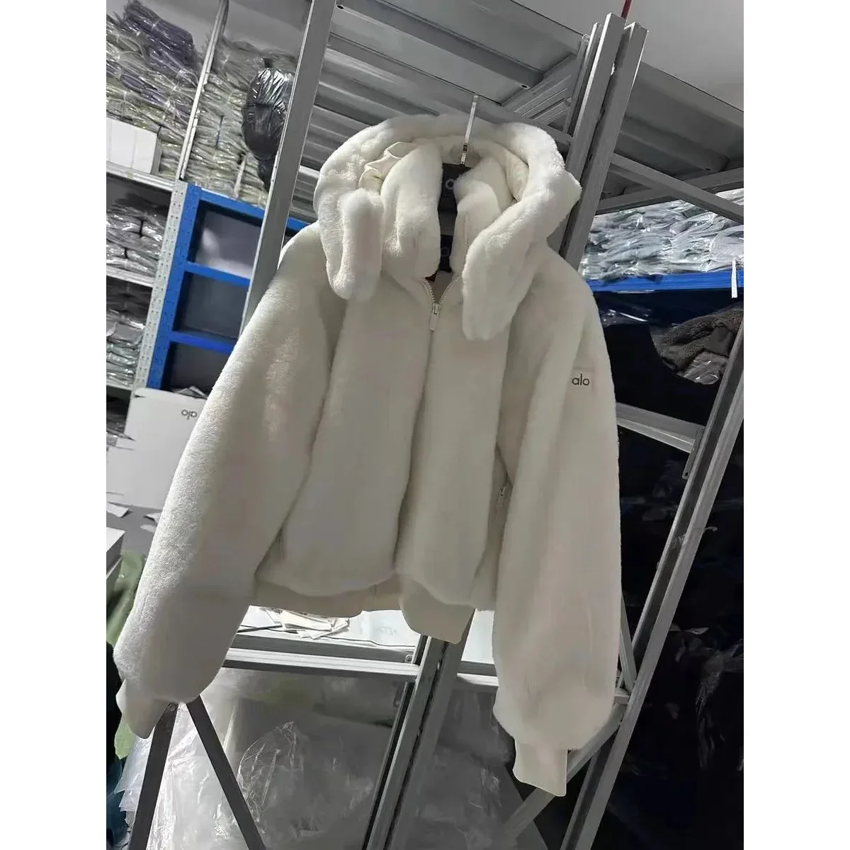 Alo Yoga Alo White Faux Fur Parka White - 1