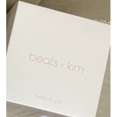 Beats Beats x Kim Beats Fit Pro Bright Moon Headphones White