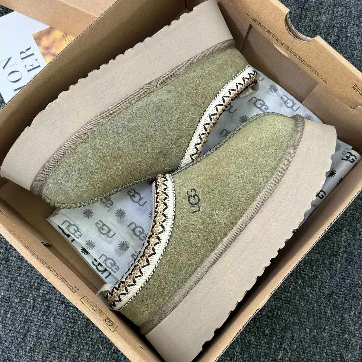UGG UGG Classic Short Olive Green Thick Sole Snow Boot Green